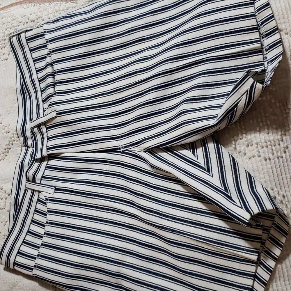 Vintage Mfg like handmade shorts. 17in waist length 17in crotch 7in zipper 5in